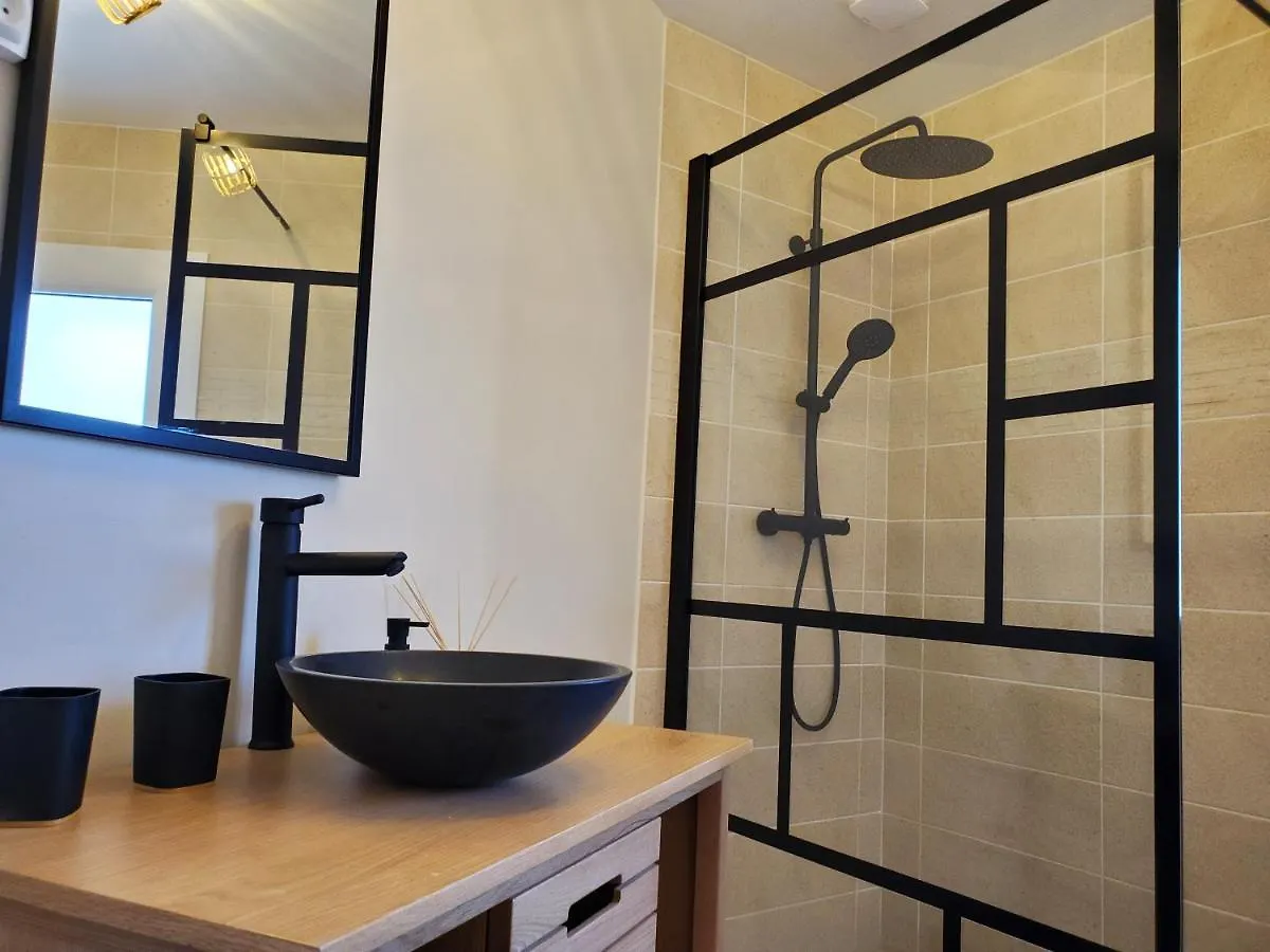 Jacuzzi Privatif Dans Maison De Village Au Calme Flaviac France